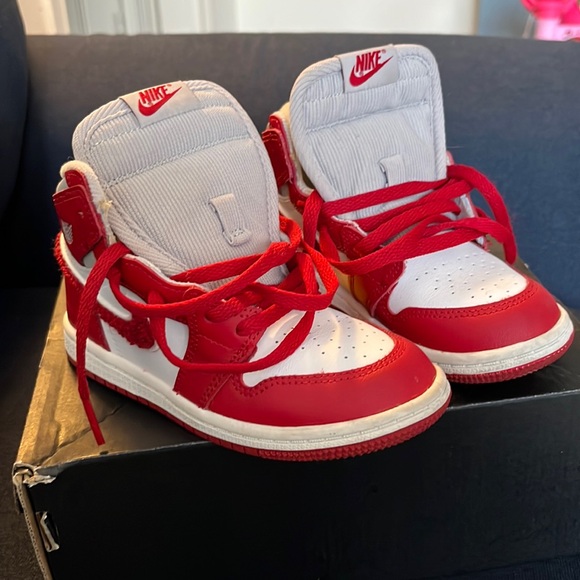 Jordan 1 High OG sold ❤️❤️❤️❤️❤️❤️ - Picture 1 of 6